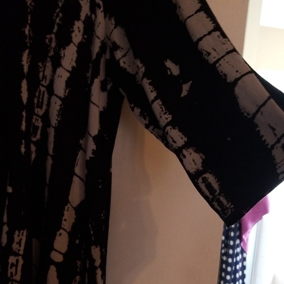 B.l.e.u Woman Gorgeous Shirt! - Picture 5 of 6